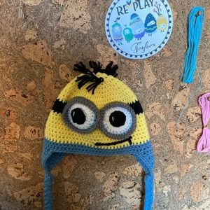 Minions hand knit hat